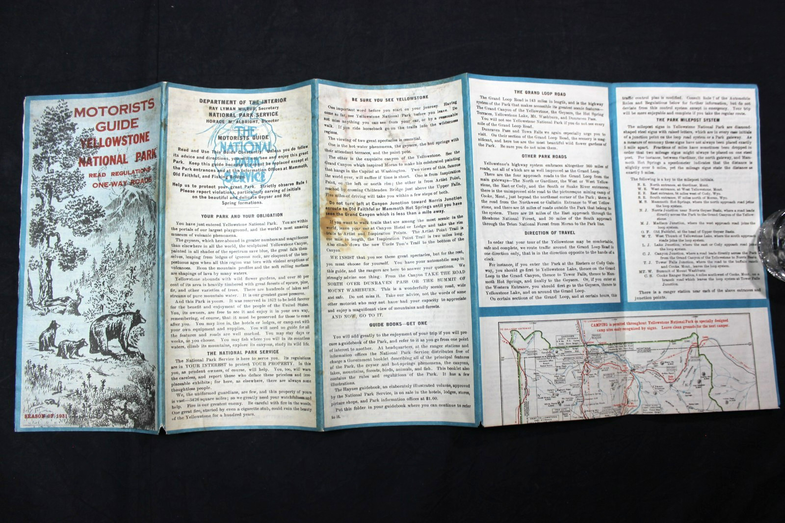 VINTAGE ORIGINAL MOTORISTS GUIDE TO YELLOWSTONE NATIONAL PARK SEASON 1931