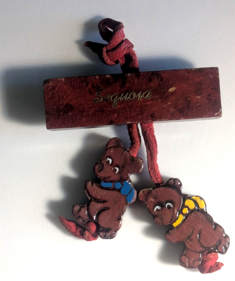 SEQUOIA NATIONAL PARK, VINTAGE WOODEN BEARS SOUVENIR PIN, GIFTED 1950