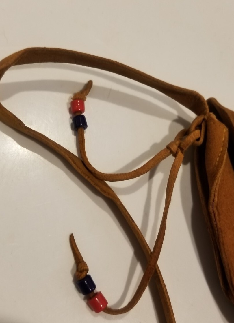 Vintage Yellowstone Park Souvenir Indian Beaded Genuine Leather Purse Pouch