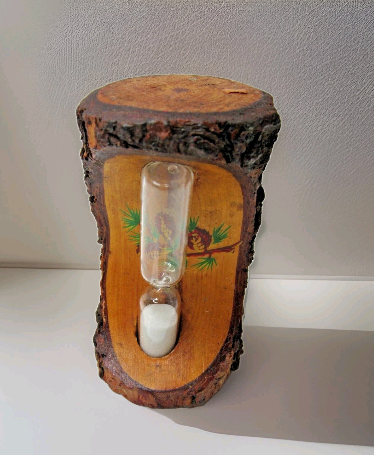 VINTAGE YOSEMITE NATIONAL PARK SOUVENIR WOOD ROUND HOUR GLASS 3 MINUTE TIMER.-uu