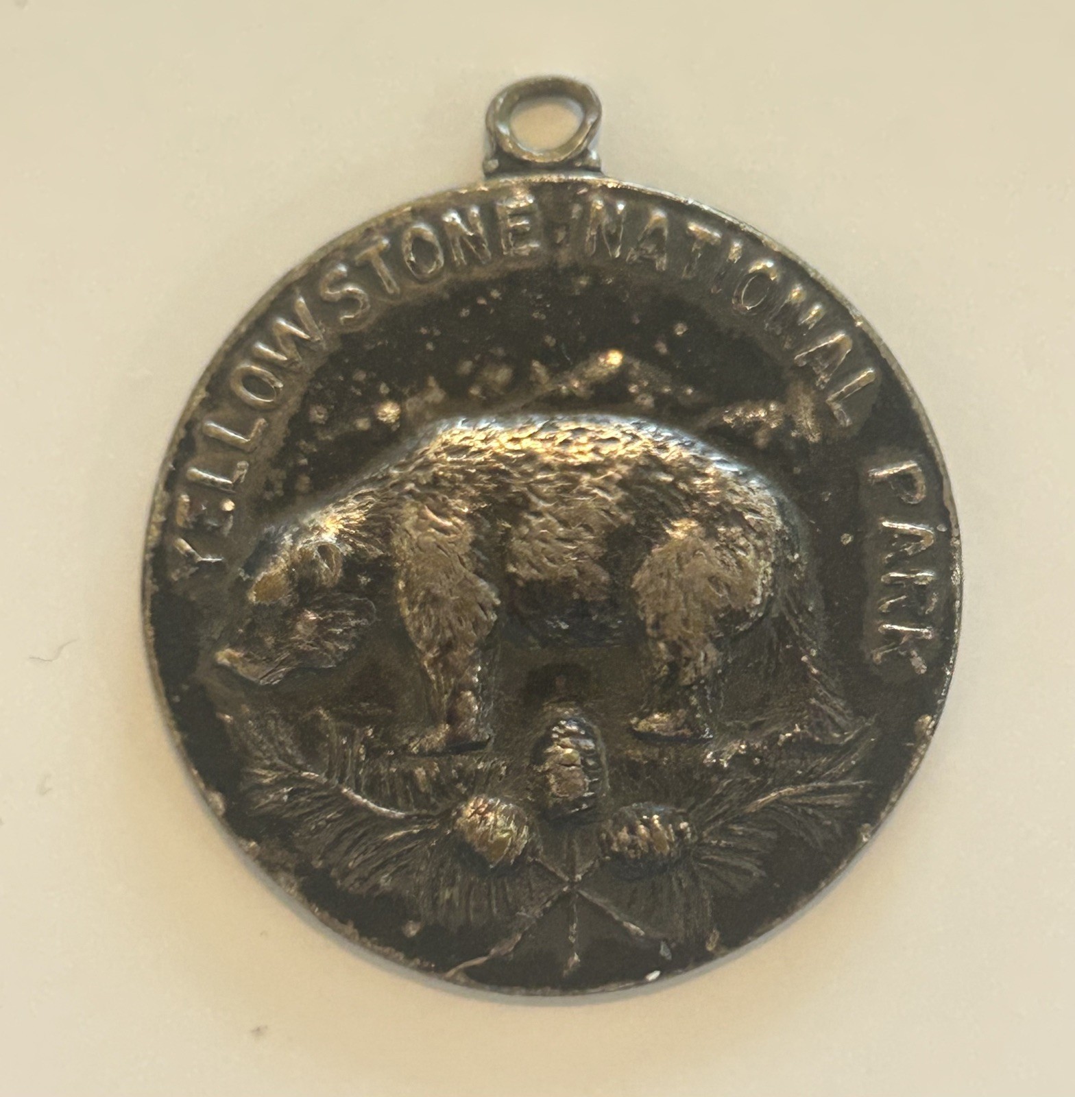 Yellowstone National Park Bear coin / charm pendant vintage blank back RARE