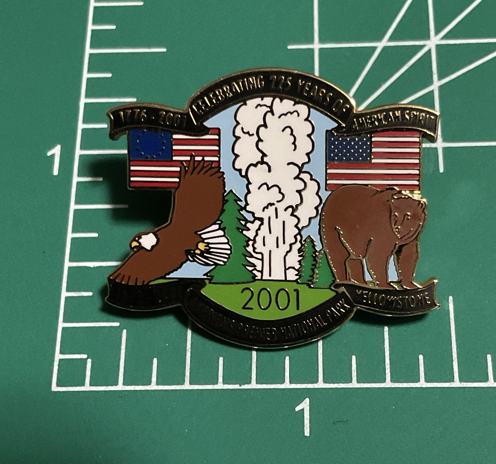 2001 Yellowstone National Park 225 Years Travel Souvenir Pin B8