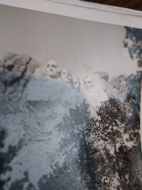 MOUNT RUSHMORE Vintage Black & White Snapshot 1962 – 3.5″ x 5″ US National Parks