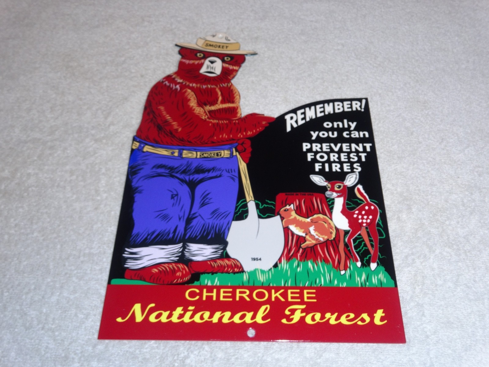 VINTAGE UNITED STATES FOREST FIRE PREVENTION SMOKEY THE BEAR 12″ METAL GAS SIGN!