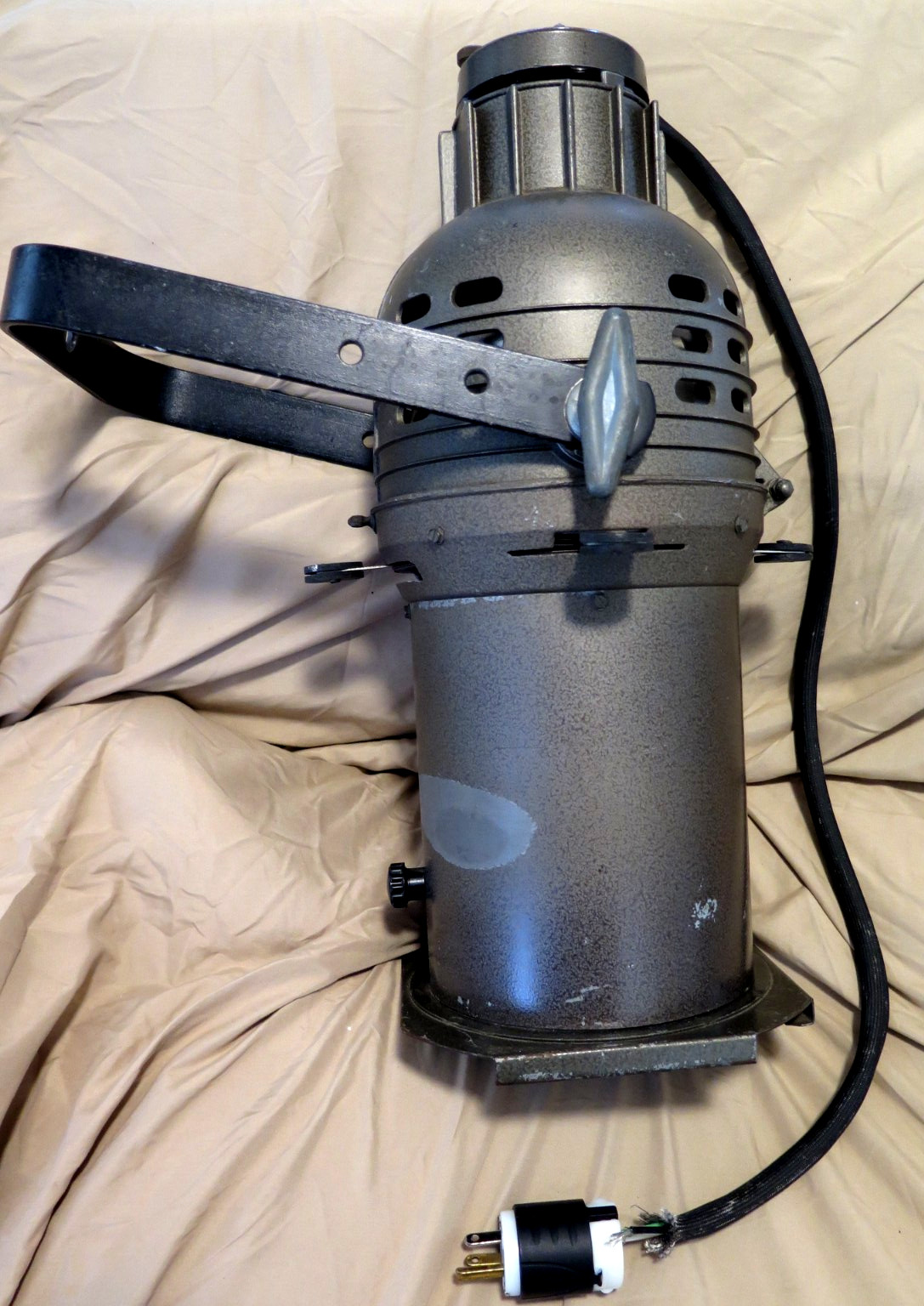 WOLF TRAP NATIONAL PARK FILENE CENTER VA vintage theater lamp SCARCE HISTORICAL
