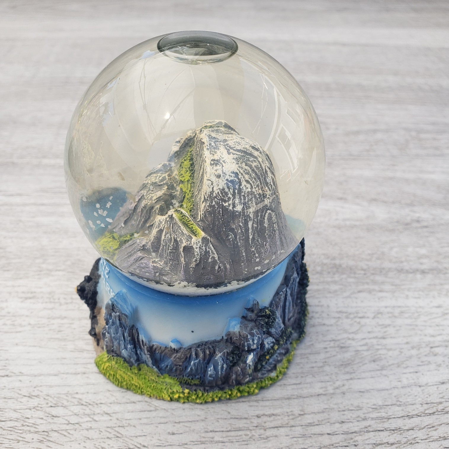 Yosemite National Park Snow Globe Half Dome Black Bear Souvenir Collectible 3.5″