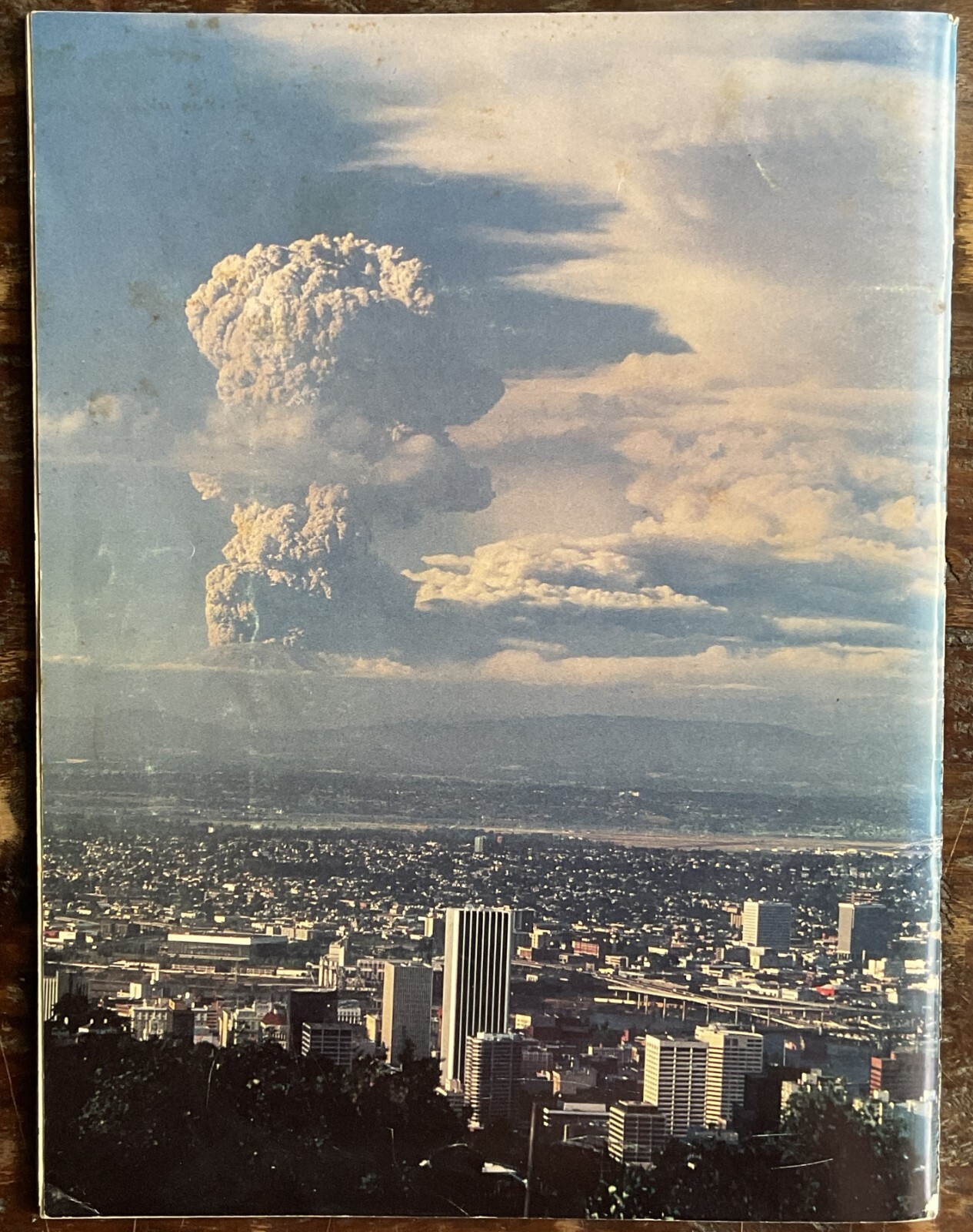 1985 Mount St. Helens: The Story Behind the Scenery by Thom Corcoran