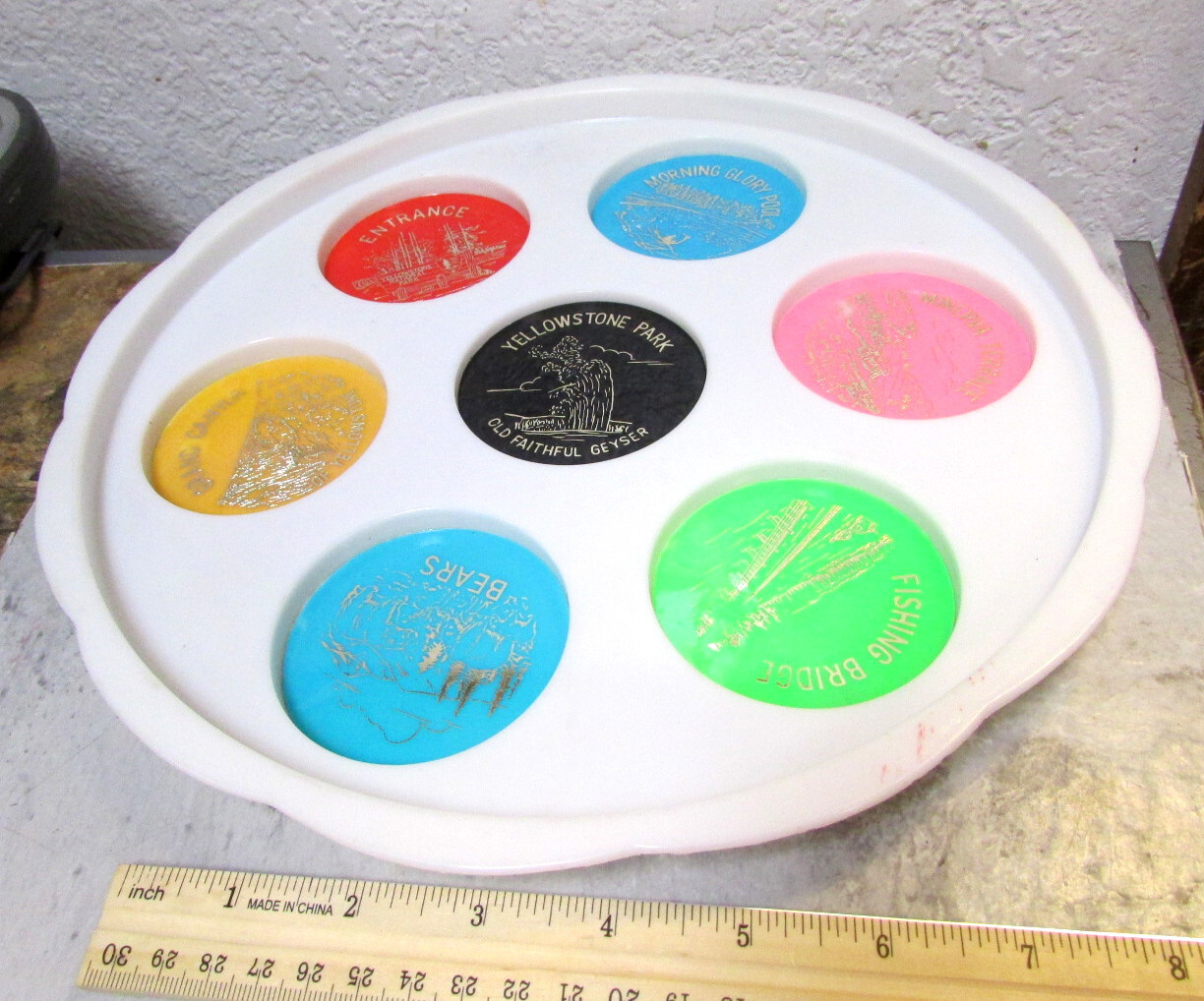 vintage plastic yellowstone national park souvenir drink serving tray, colorful