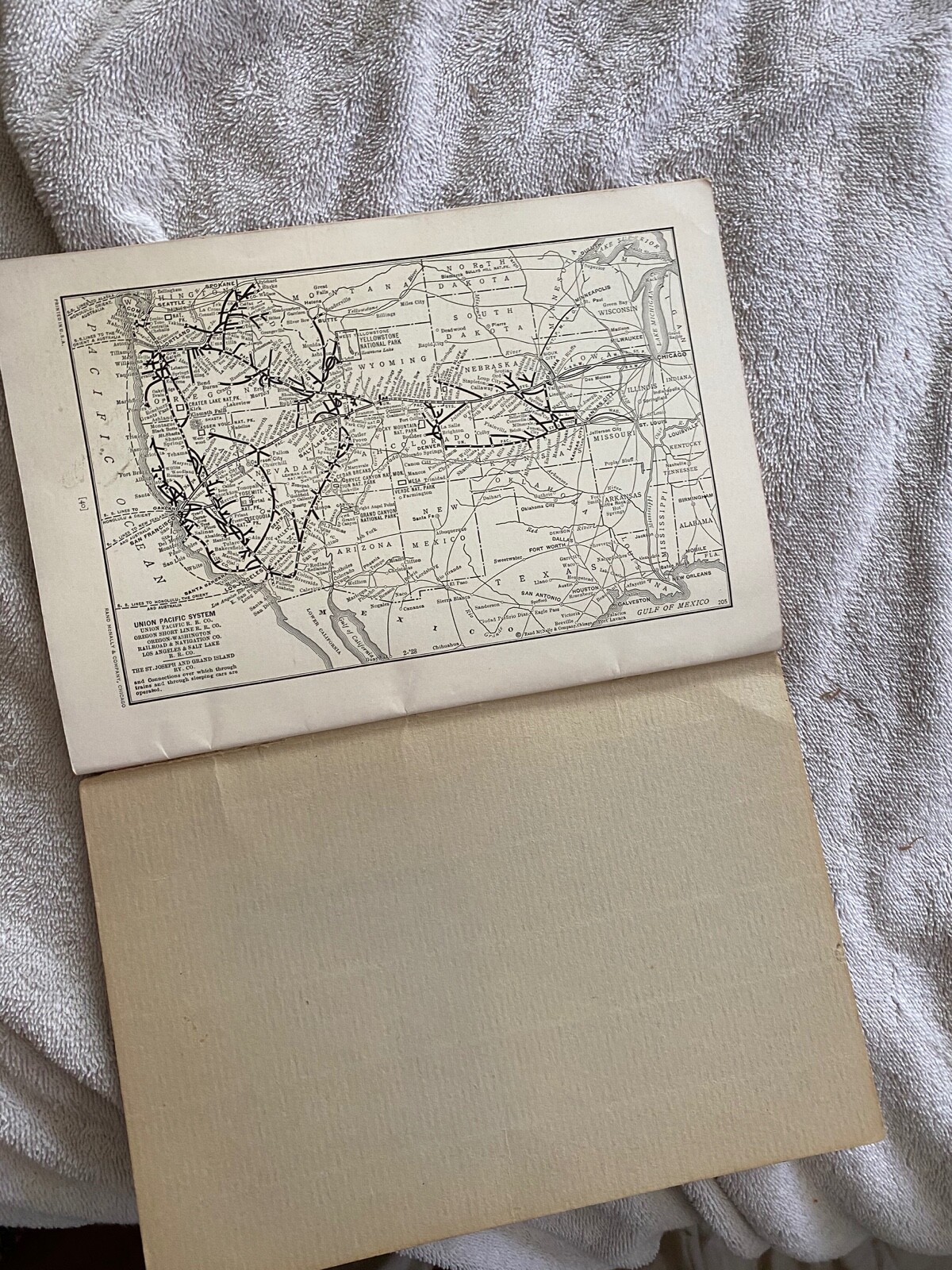 1928 Yellowstone National Park Tour Booklet Union Pacific Railroad