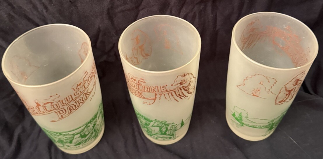 Yellowstone National Park Souvenir Vintage Frosted Drinking Glasses (3) Bears