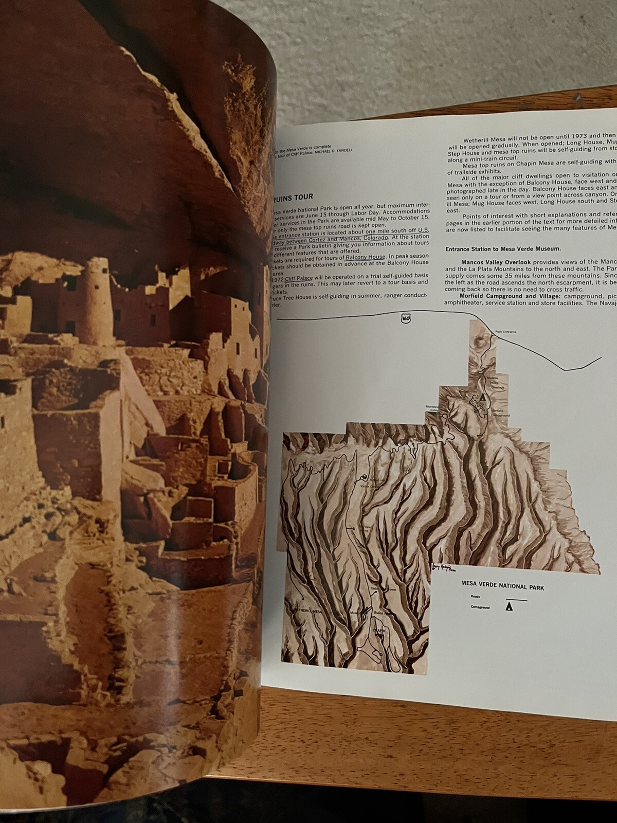 National Parkways Rocky Mountains Mesa Verde Souvenir Guide Book 1975 – 1970’s