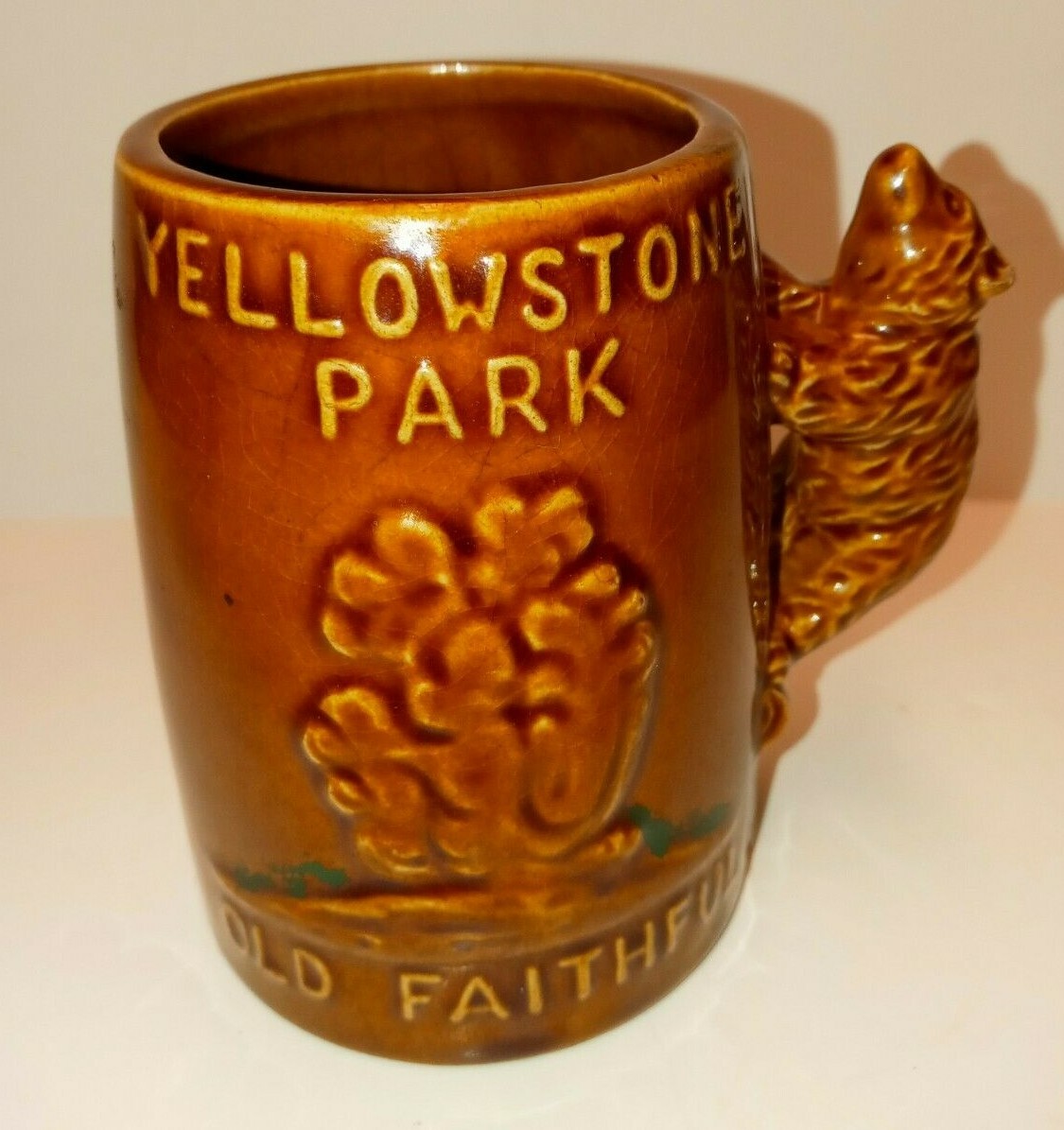 Vtg Souvenir Yellowstone Park Old Faithful Brown Bear Coffee Mug Bear Handle