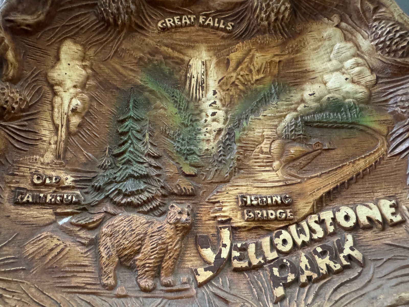 VINTAGE EMBOSSED TACO YELLOWSTONE PARK SOUVENIR RESIN WALL HANGING PLATE TRAY