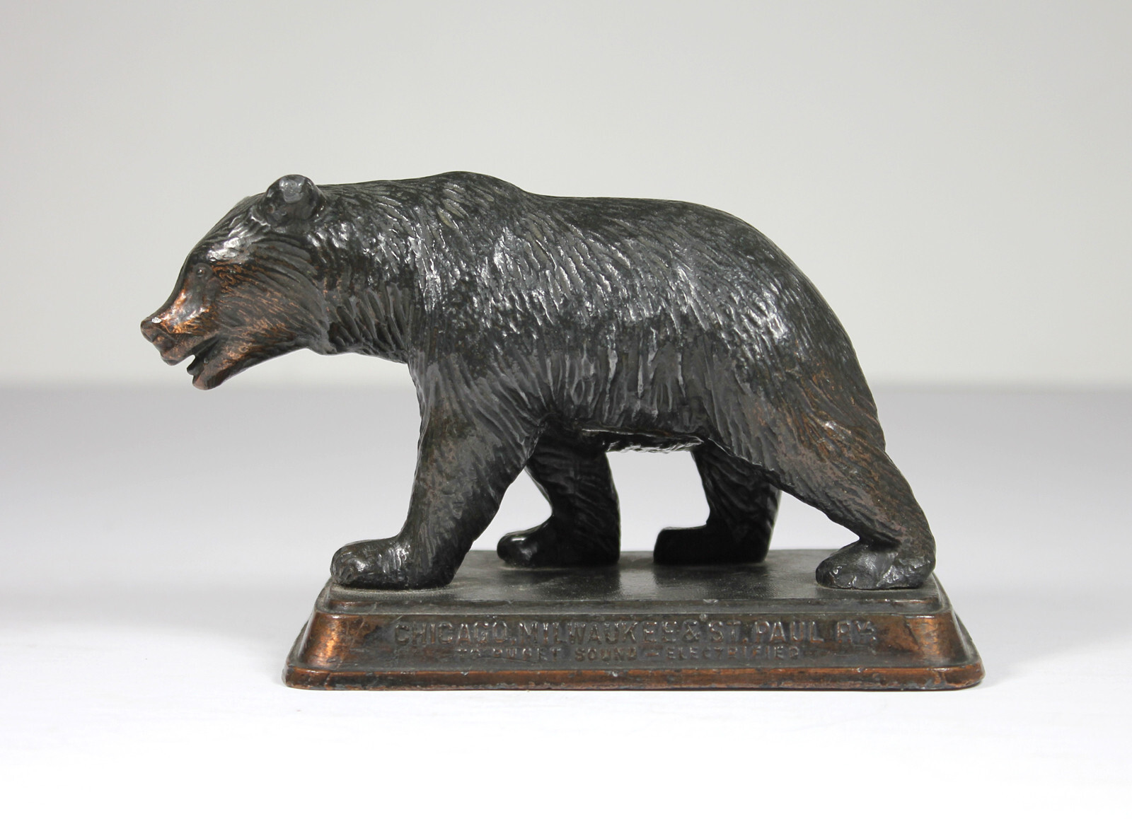 Antique YELLOWSTONE BEAR Fiqure Gallatin Gateway Railroad Souvenir Puget Sound