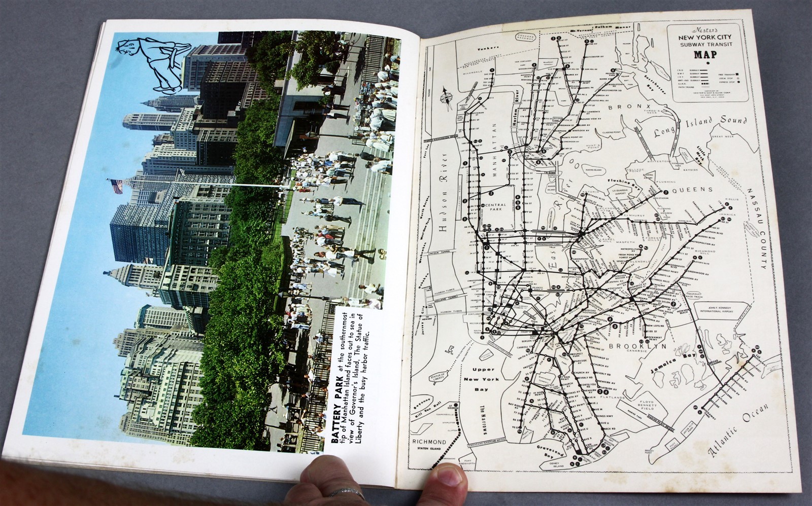 1970 NESTERS NEW YORK in Color in Pictures in Design Maps Guide Book Souvenir