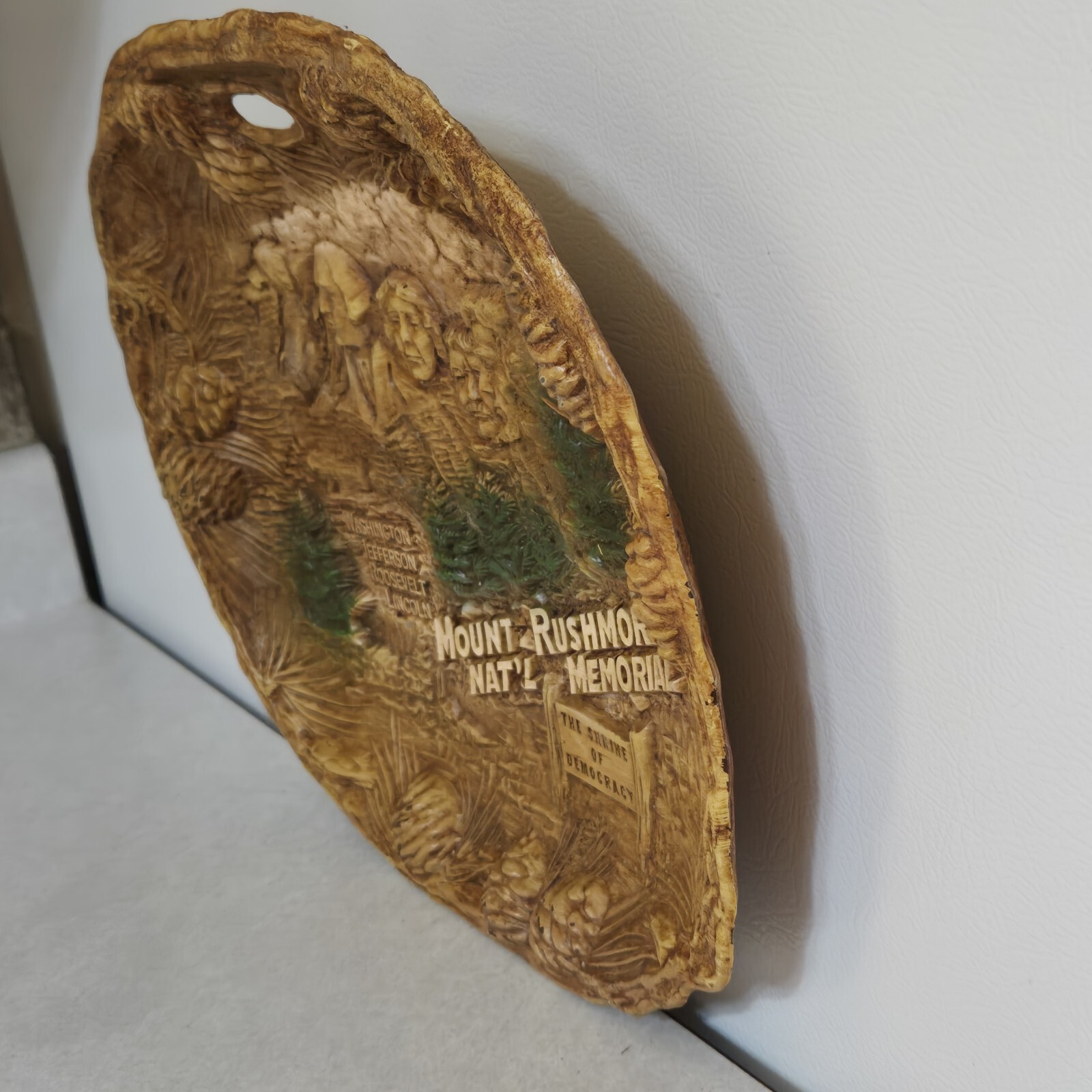 Mount Rushmore National Park 3D Souvenir Tray Pressed Wood Vintage Made in USA
