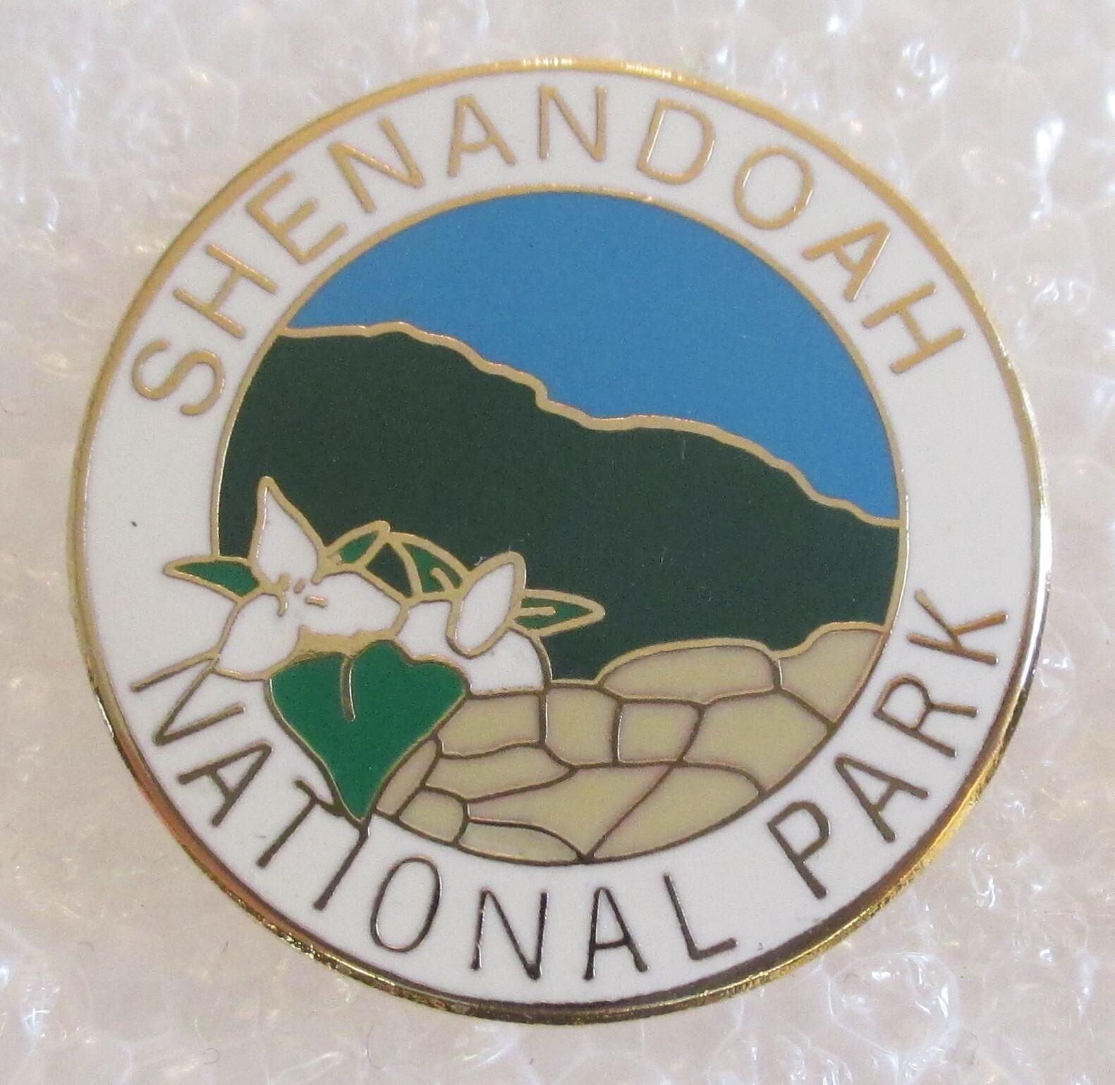 Shenandoah National Park Tourist Travel Souvenir Collector Pin – Virginia