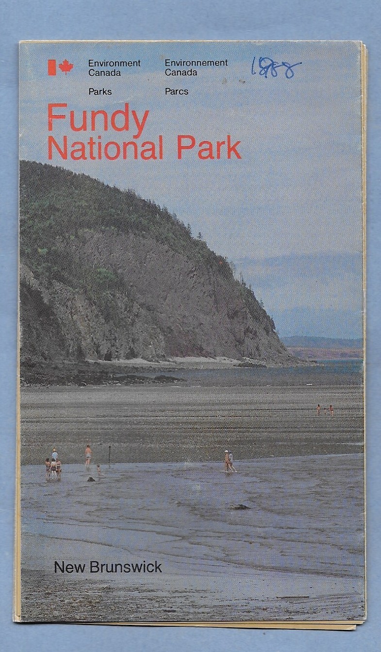 VINTAGE FUNDY NATIONAL PARK 1986 SOUVENIR TRAVEL GUIDE w/COLOR MAP FOLD OUT