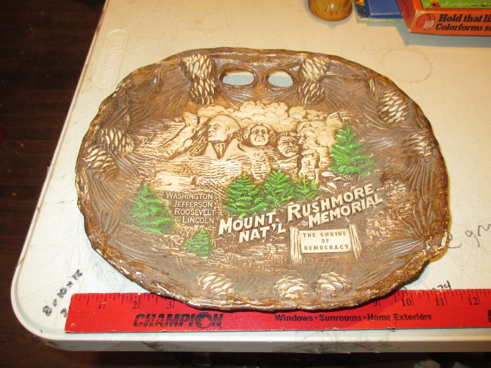 Vintage MT. RUSHMORE SOUVENIR Travel TRAY–RESIN FAUX WOOD–Tammen Co