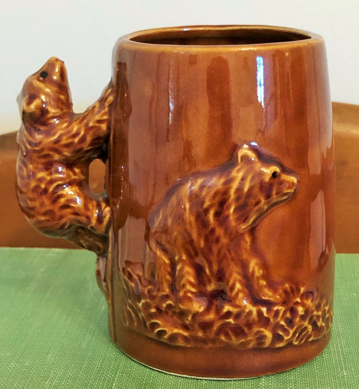 Vtg Souvenir Yellowstone Park Old Faithful Brown Bear Coffee Mug Bear Handle