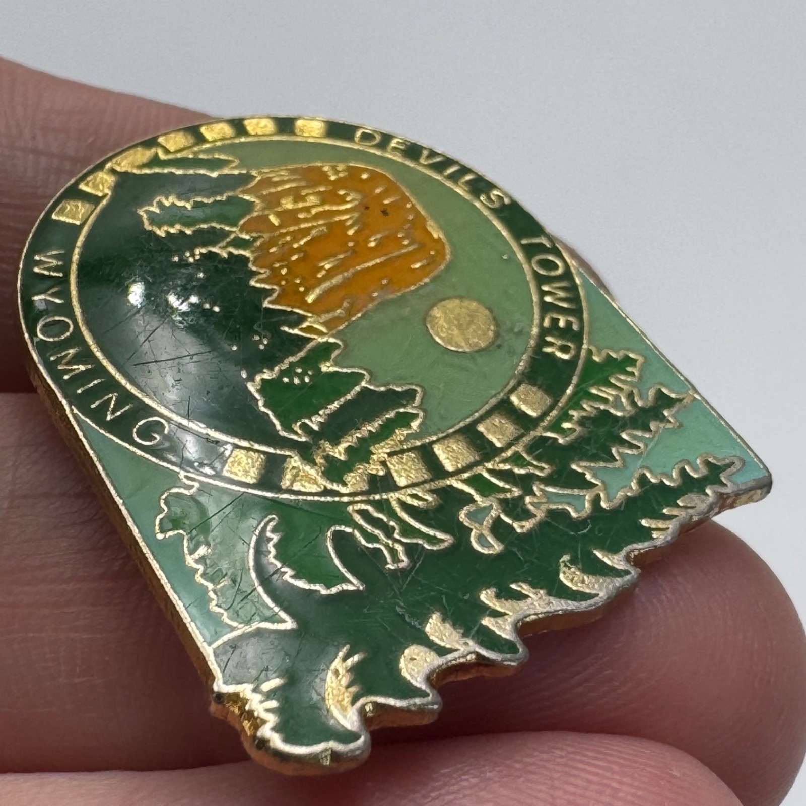 Vintage Devils Tower Wyoming Lapel Pin National Monument Scenic Travel Tourist