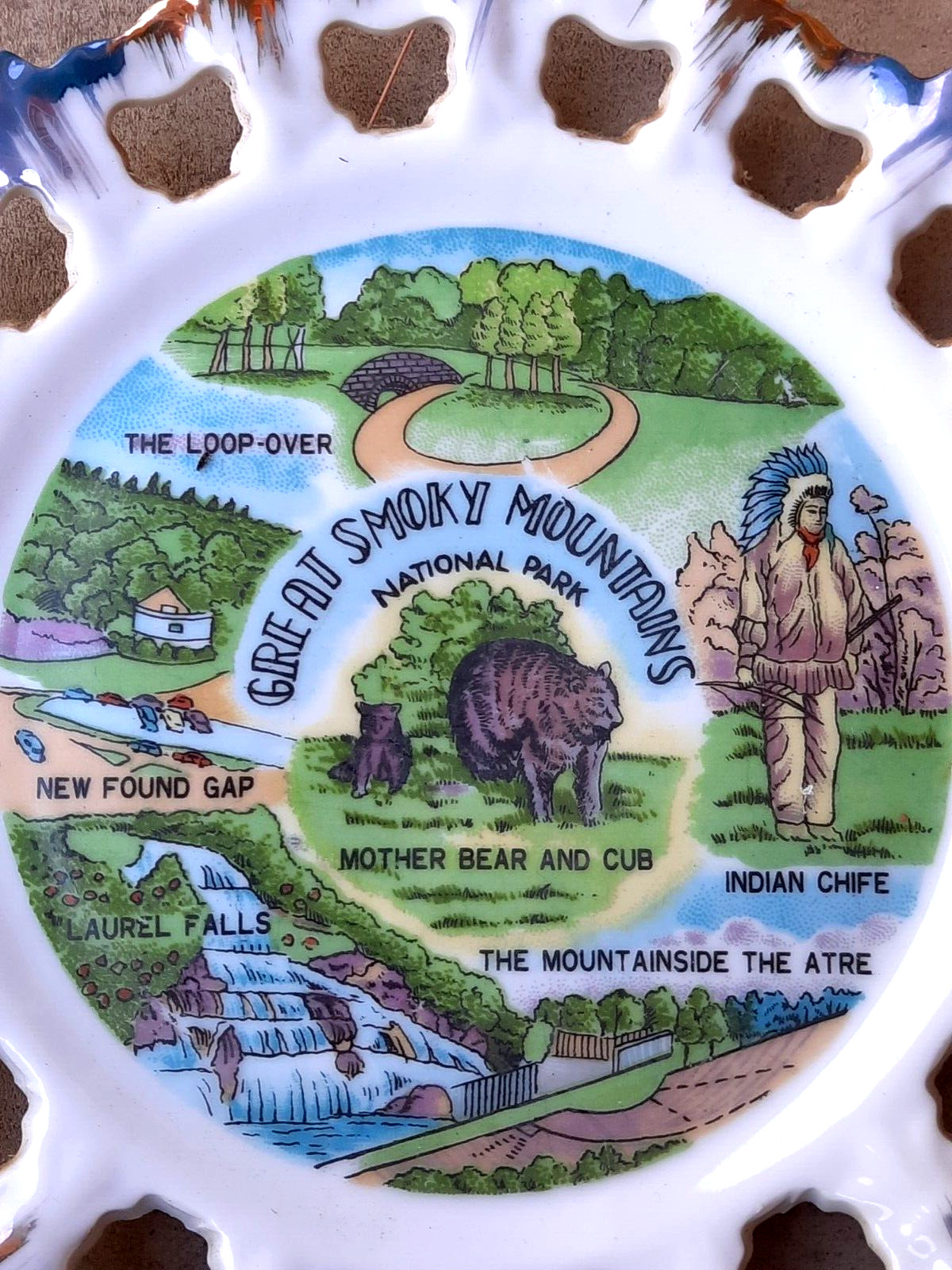 Vintage Great Smoky Mountains souvenir hanging collector plate Made in Japan
