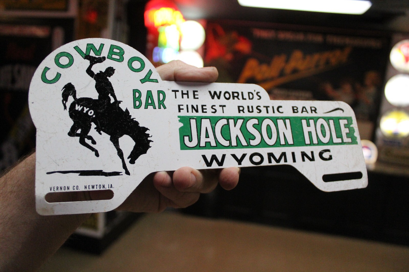 RARE 1950s JACKSON HOLE WYOMING RUSTIC BAR PAINTED METAL PLATE TOPPER METAL SIGN