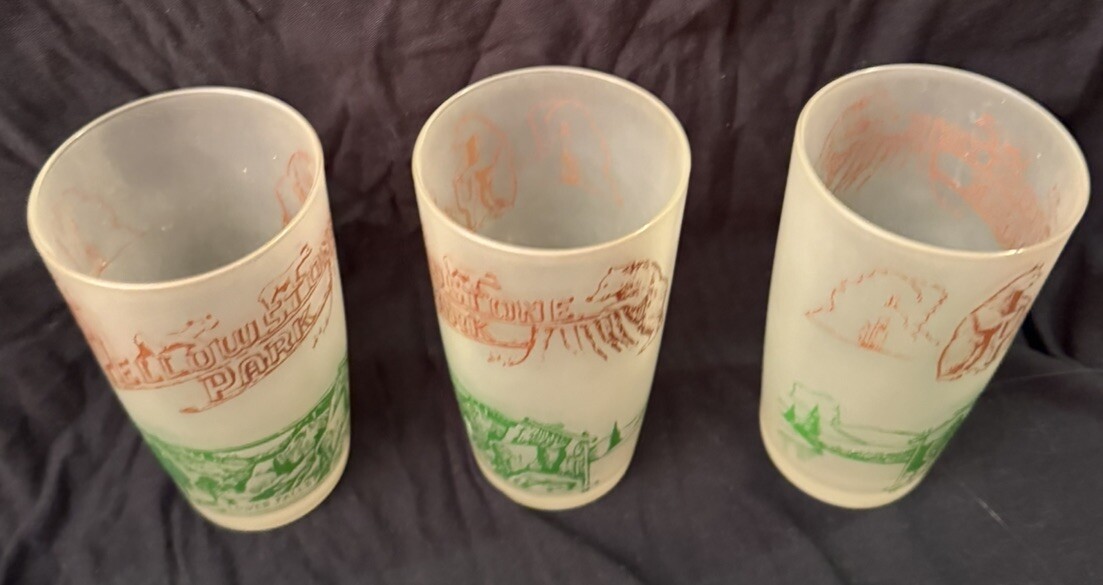Yellowstone National Park Souvenir Vintage Frosted Drinking Glasses (3) Bears