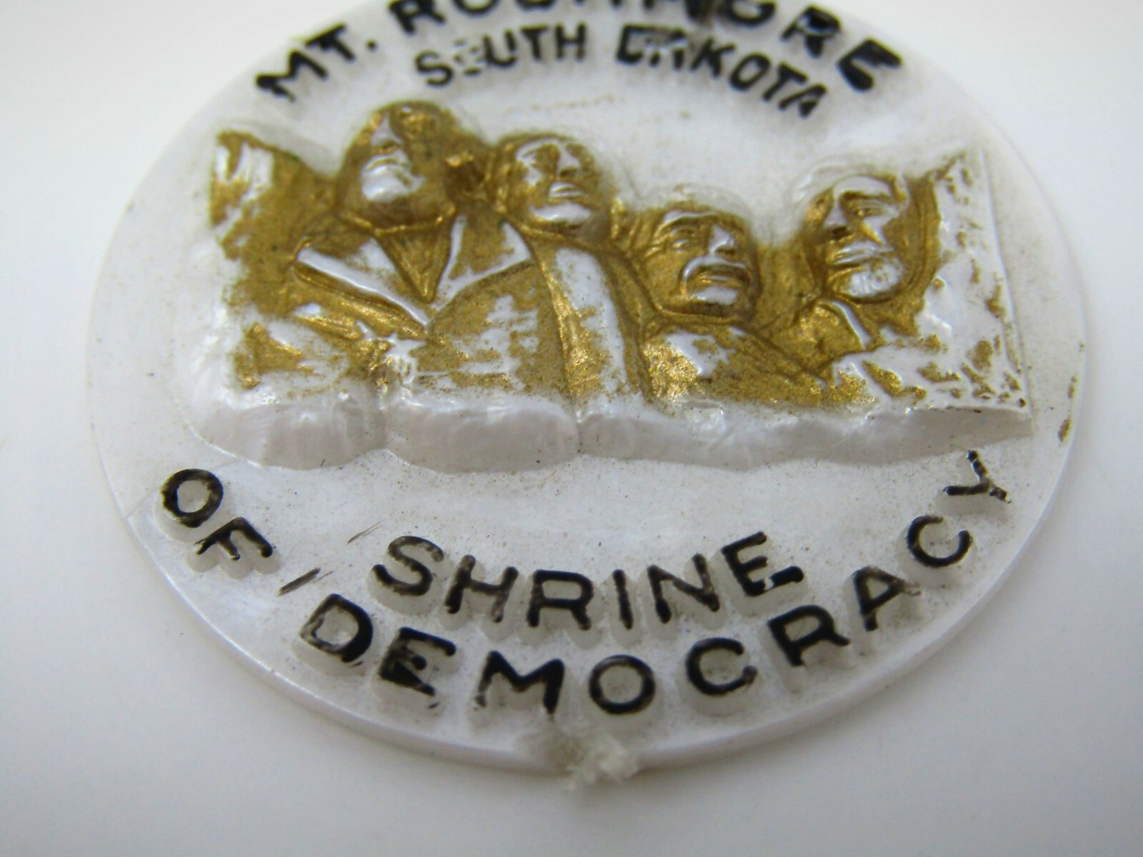 Vintage Mount Rushmore Souvenir Token Shrine of Democracy South Dakota Gold Gilt