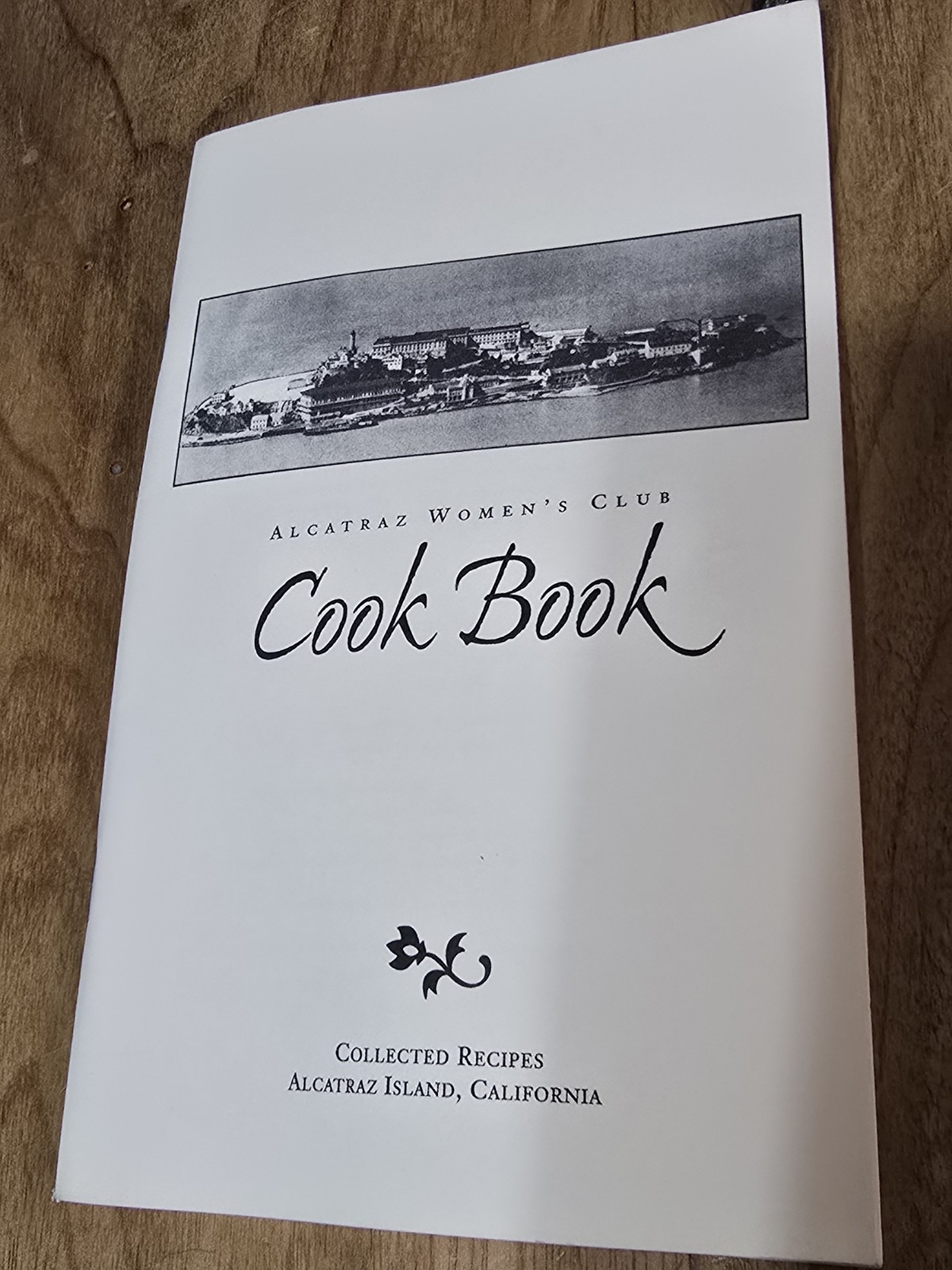 Lot Of 3 Alcatraz Memorabilia Alcatraz Women’s Cook Book Postcard & Escape Map