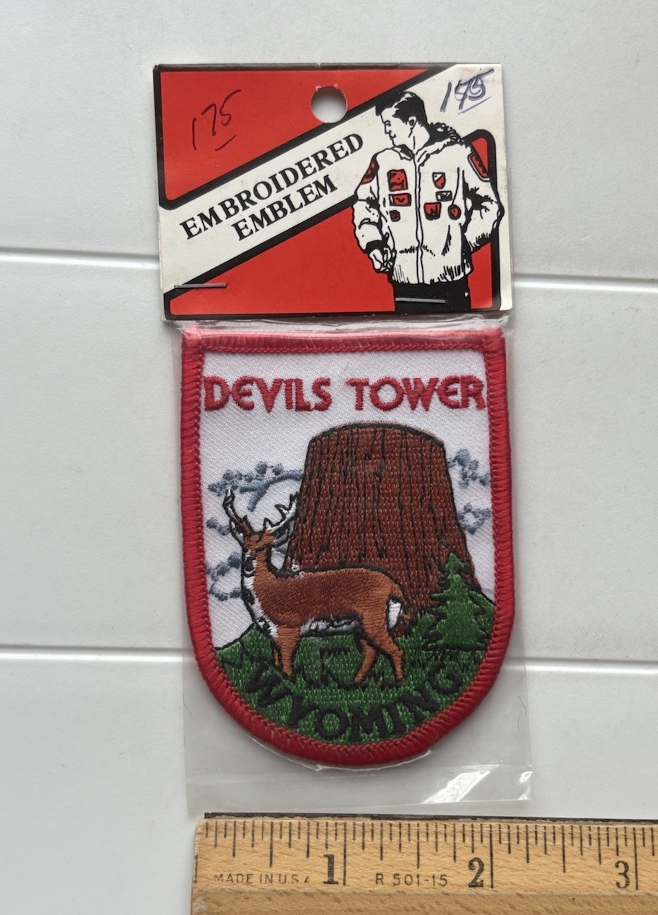 NIP Devils Tower Wyoming Deer Buck Stag Souvenir Embroidered Patch Badge