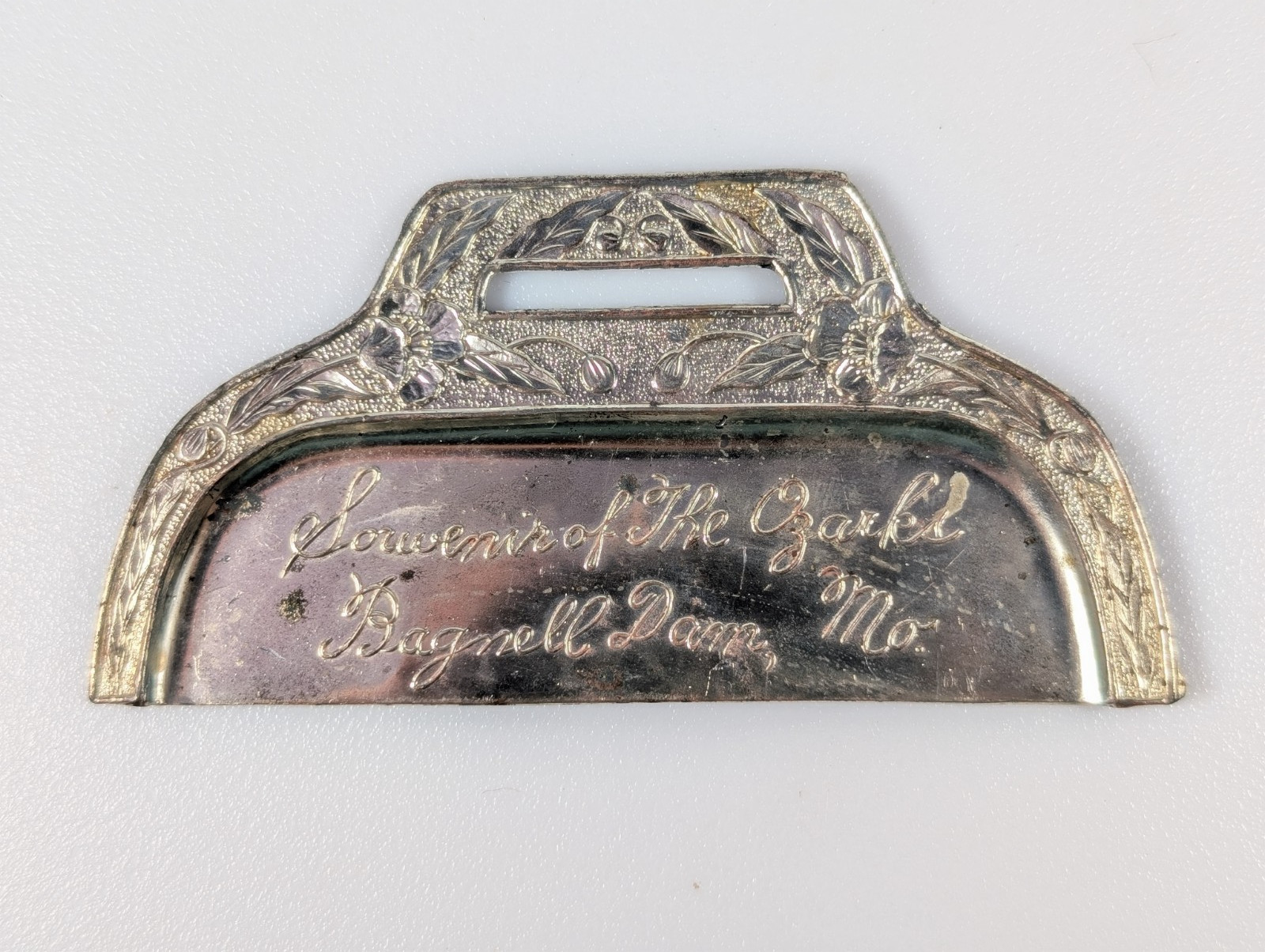 Vtg Souvenir of the Ozarks Bagnell Dam Silver Colored Crumb Tray Mini Dust Pan