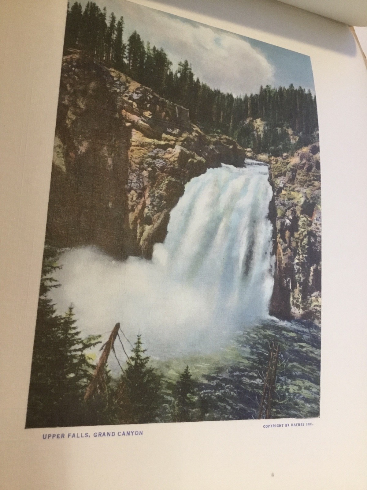 Vintage Treasures of Yellowstone National Park Haynes 18 Color Photos