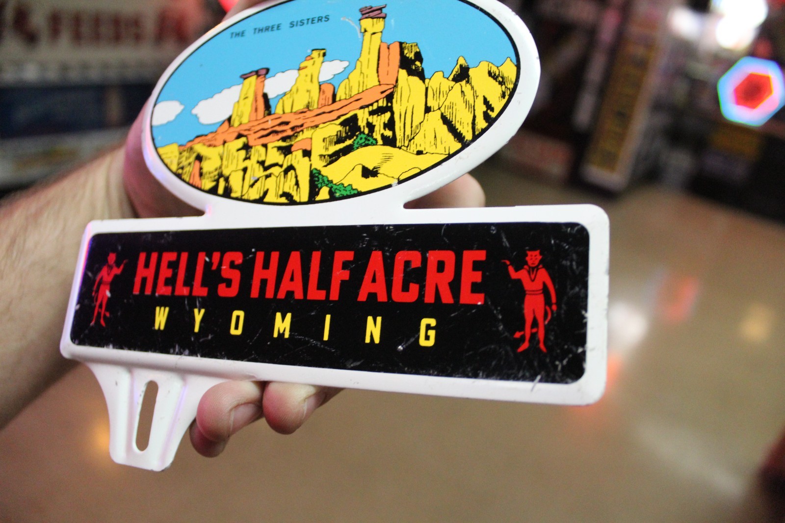 RARE 1950s HELL’S HALF ACRE WYOMING PAINTED METAL PLATE TOPPER METAL SIGN DEVIL