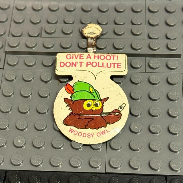 Woodsy The Owl GIVE A HOOT! DON’T POLLUTE POCKET PIN BACK Vintage