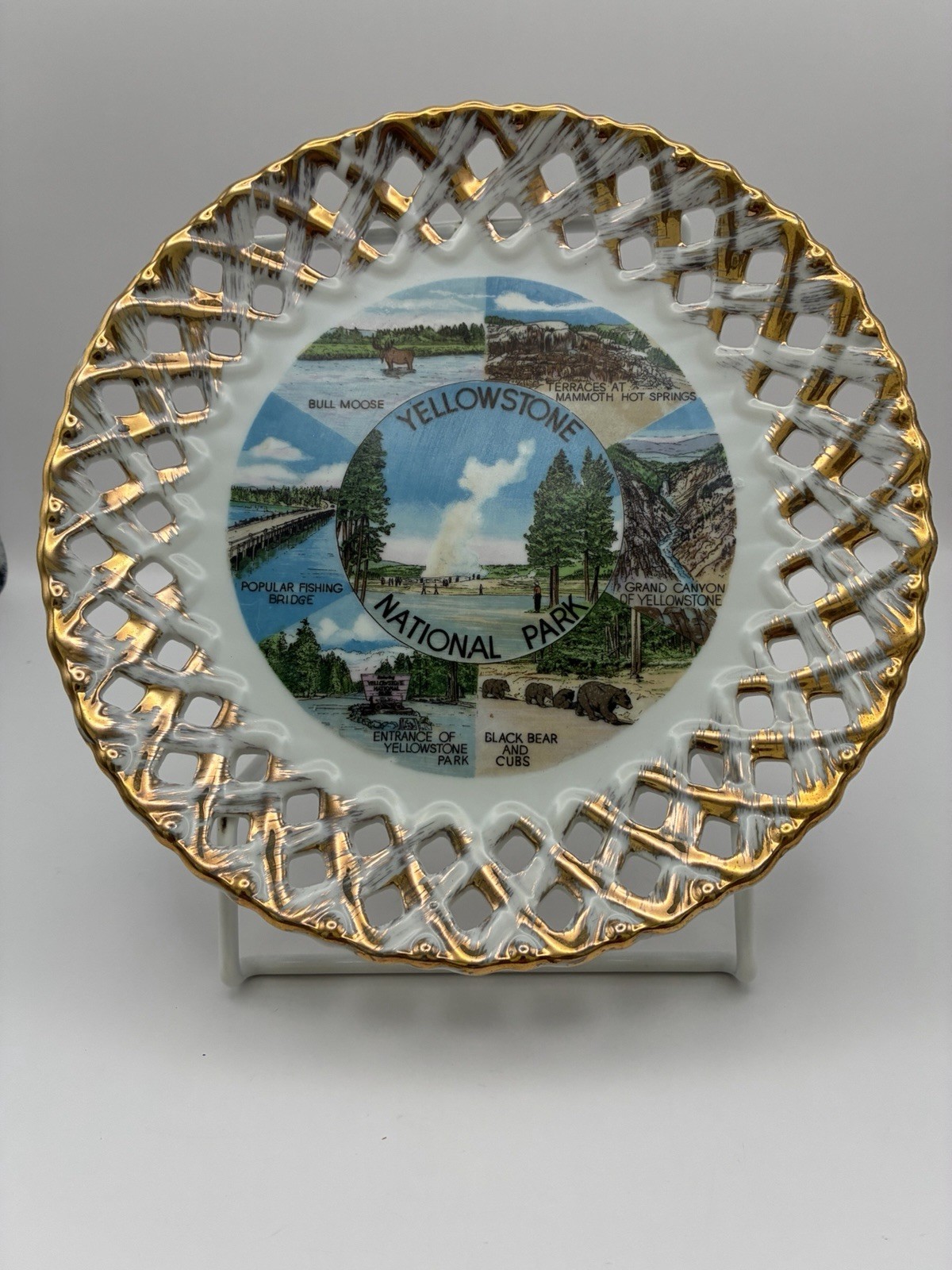 Vintage Yellowstone National Park Souvenir Plate Gold Trim Scalloped Edge 8.25″