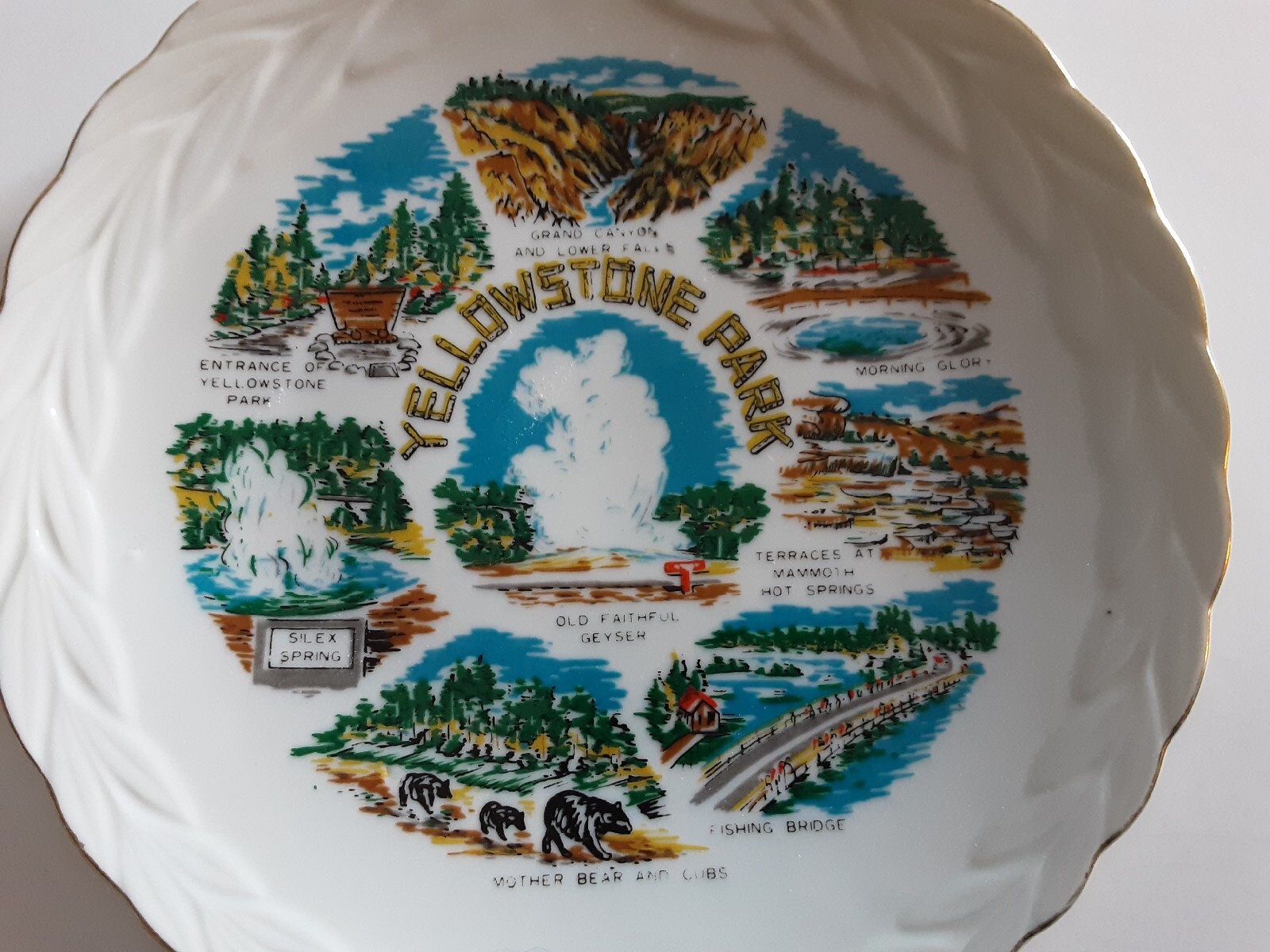 Vintage Painted Yellowstone Park Souvenir Collectors Plate Japan