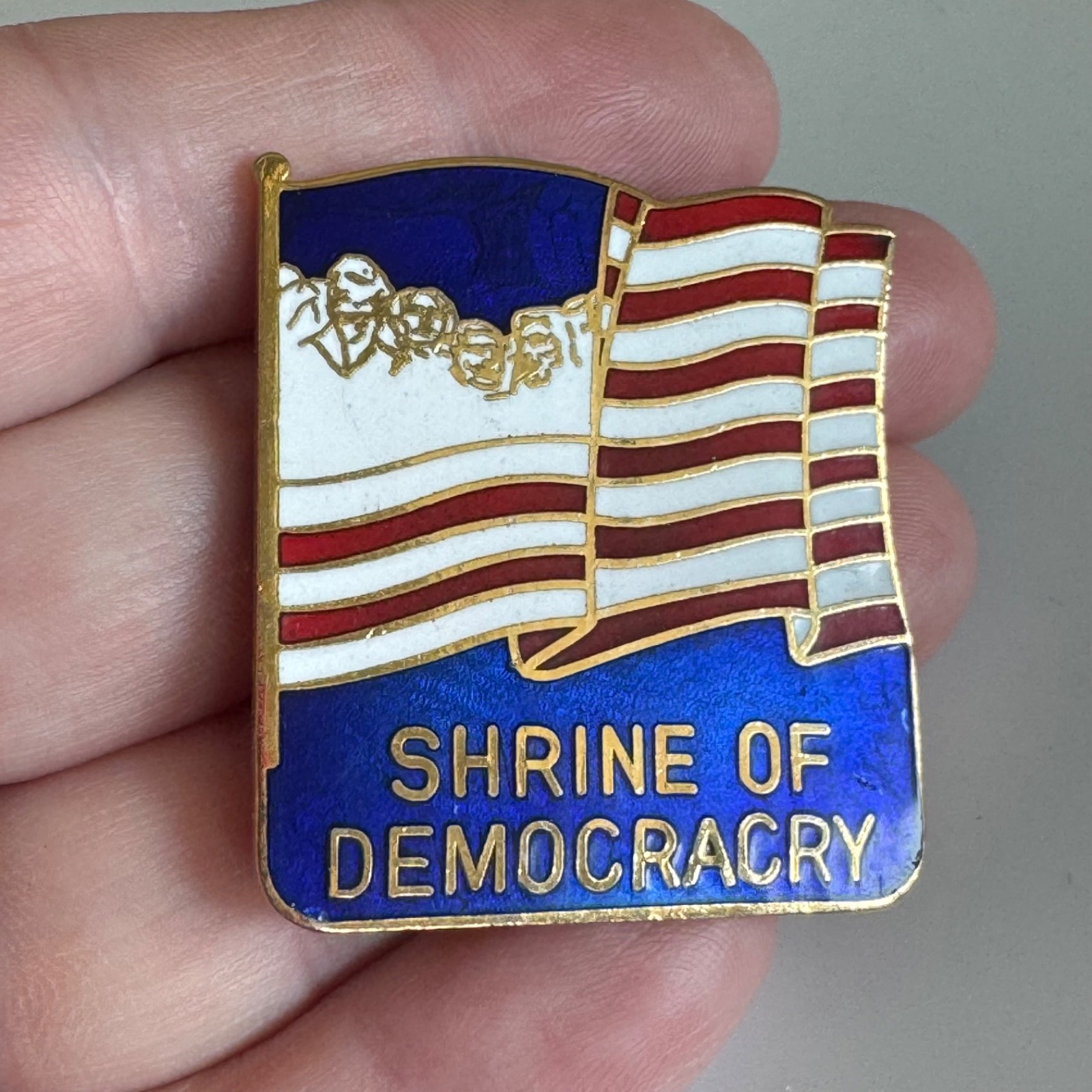 Vintage Shrine of Democracy Mount Rushmore USA Flag American Lapel Pin Large