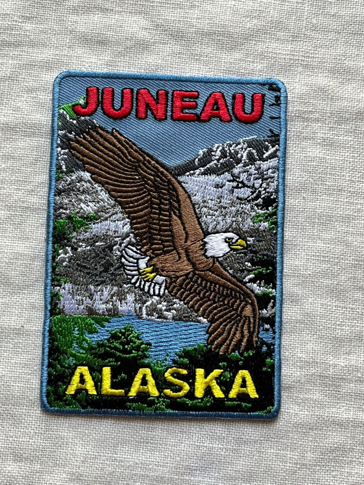 JUNEAU ALASKA BALD EAGLE COLLECTIBLE TRAVEL SOUVENIR PATCH
