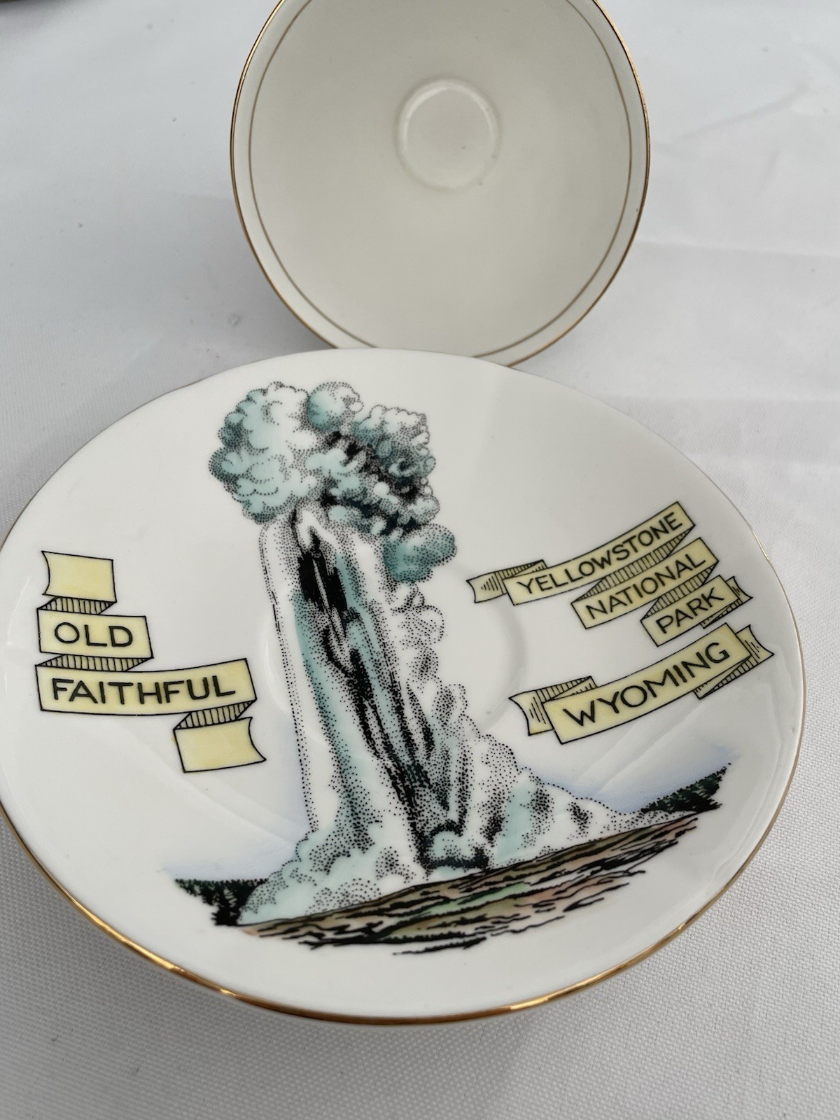 Vtg. Kent Bone China England Old Faithful Yellowstone National Park Cup/Saucer