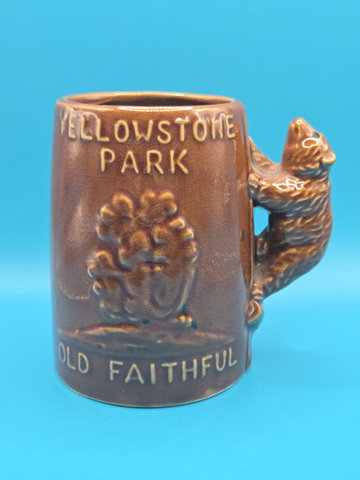 Vtg Souvenir Yellowstone Park Old Faithful Brown Bear Coffee Mug Bear Handle