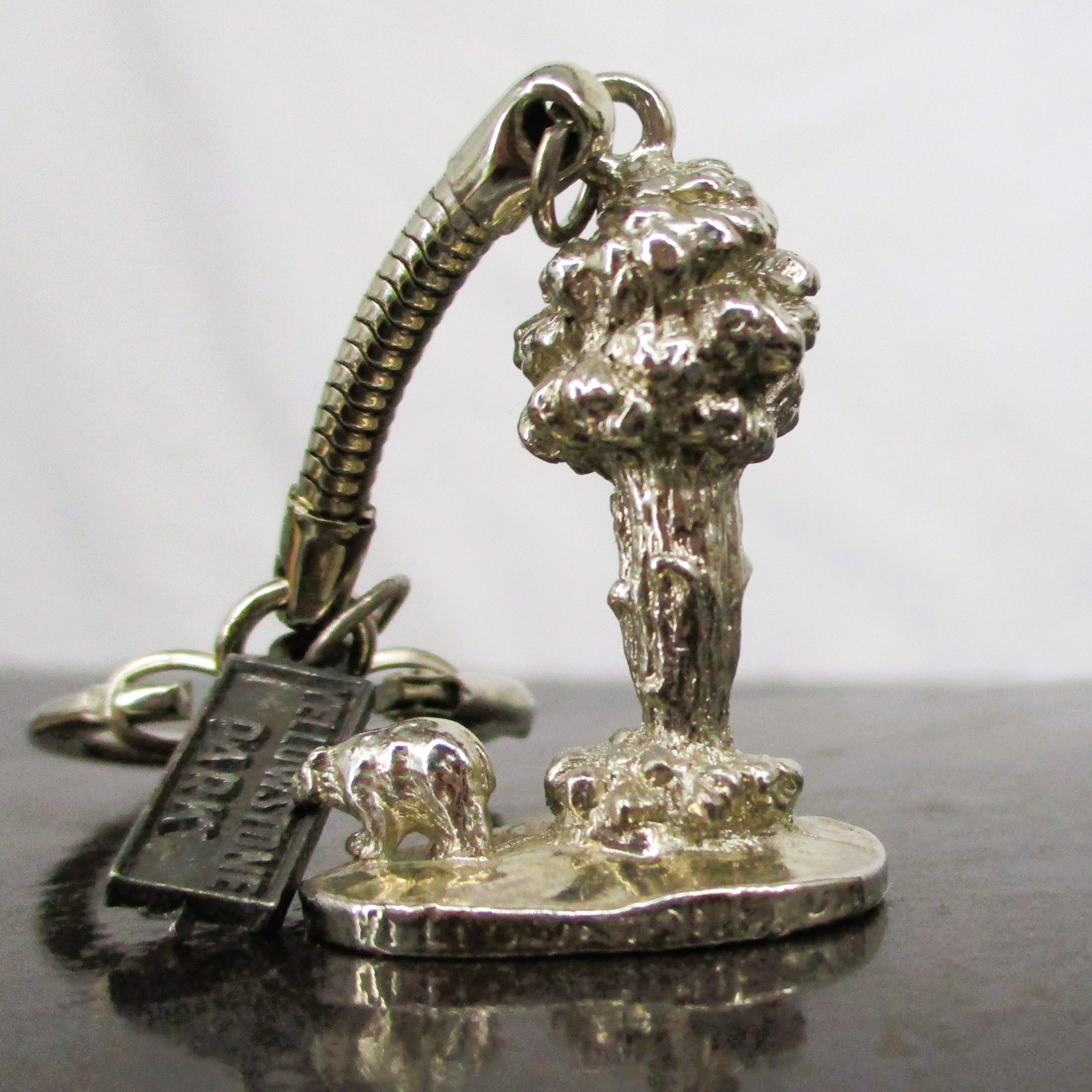 Vintage MAFCO USA Yellowstone National Park Keychain Bear & Tree Souvenir