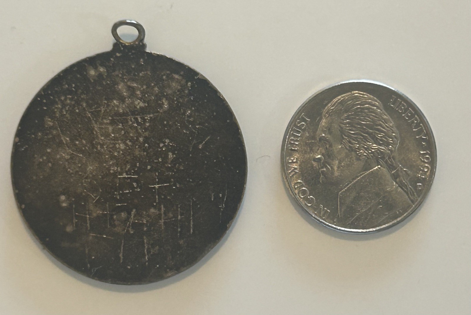 Yellowstone National Park Bear coin / charm pendant vintage blank back RARE