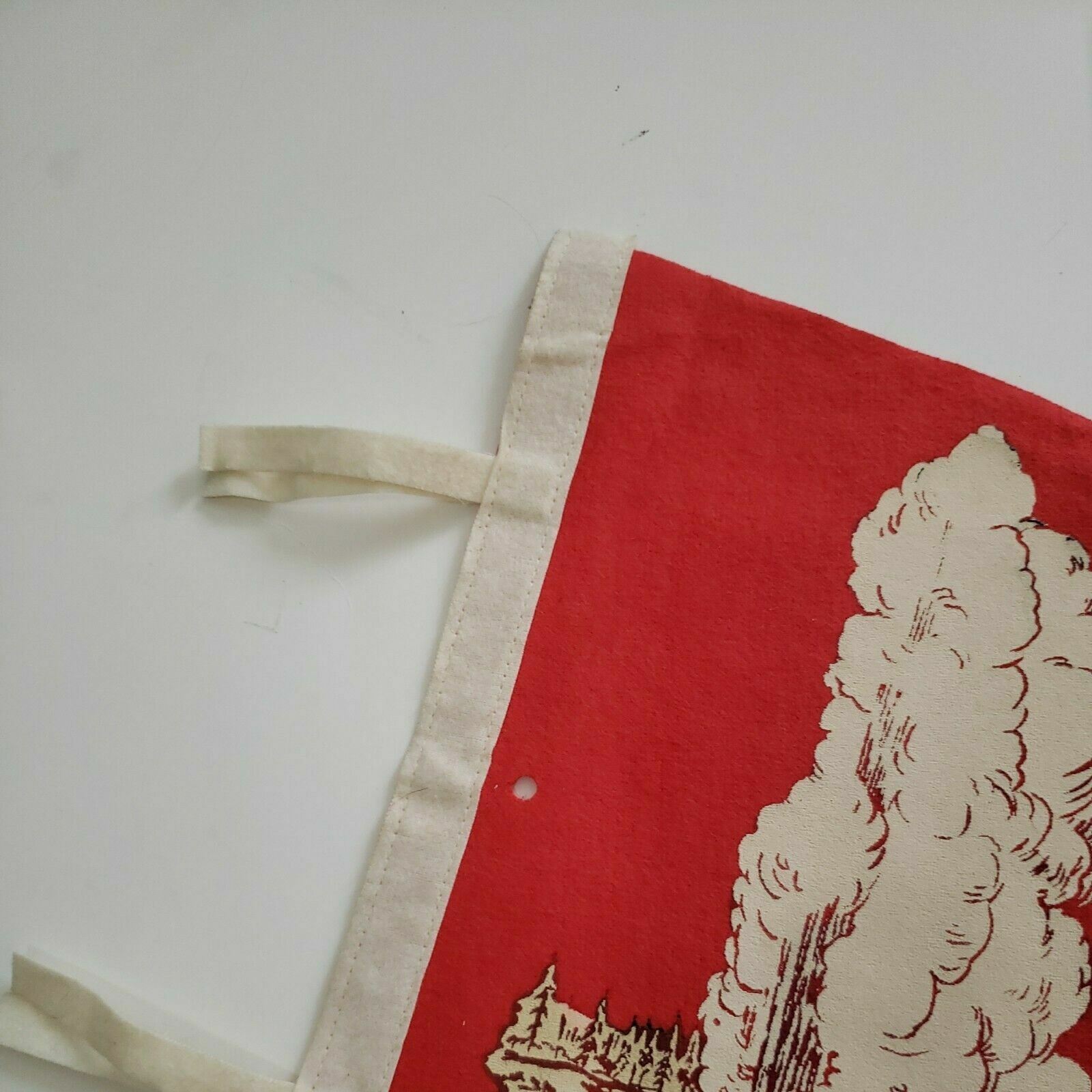 Vintage red souvenir Yellowstone Park Old Faithful Geyser Bear Pennant Felt Flag