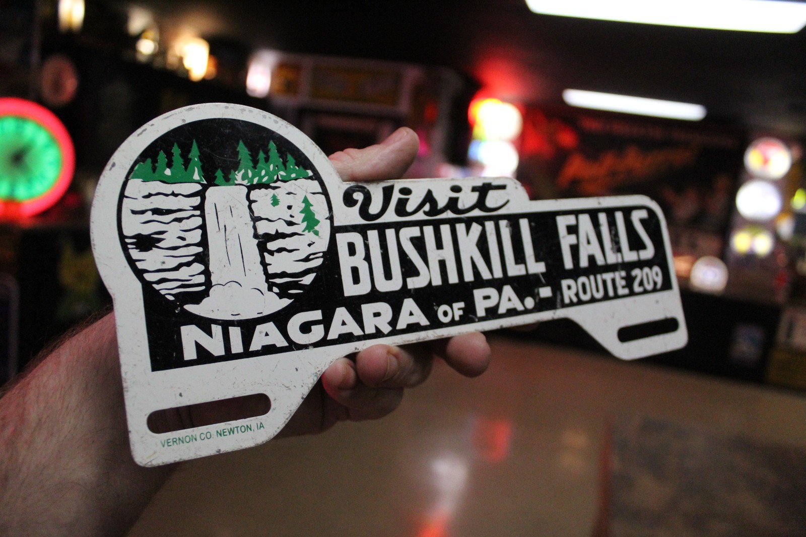 RARE 1950s VISIT BUSHKILL FALLS NIAGRA OF PA PAINTED PLATE TOPPER METAL SIGN