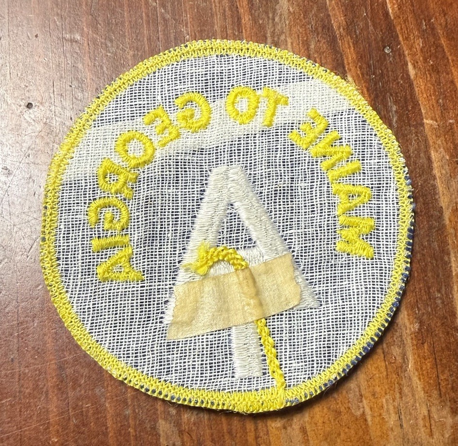 C89 Appalachian Trail Maine to Georgia AT Blue Yellow Round Embroidered Patch