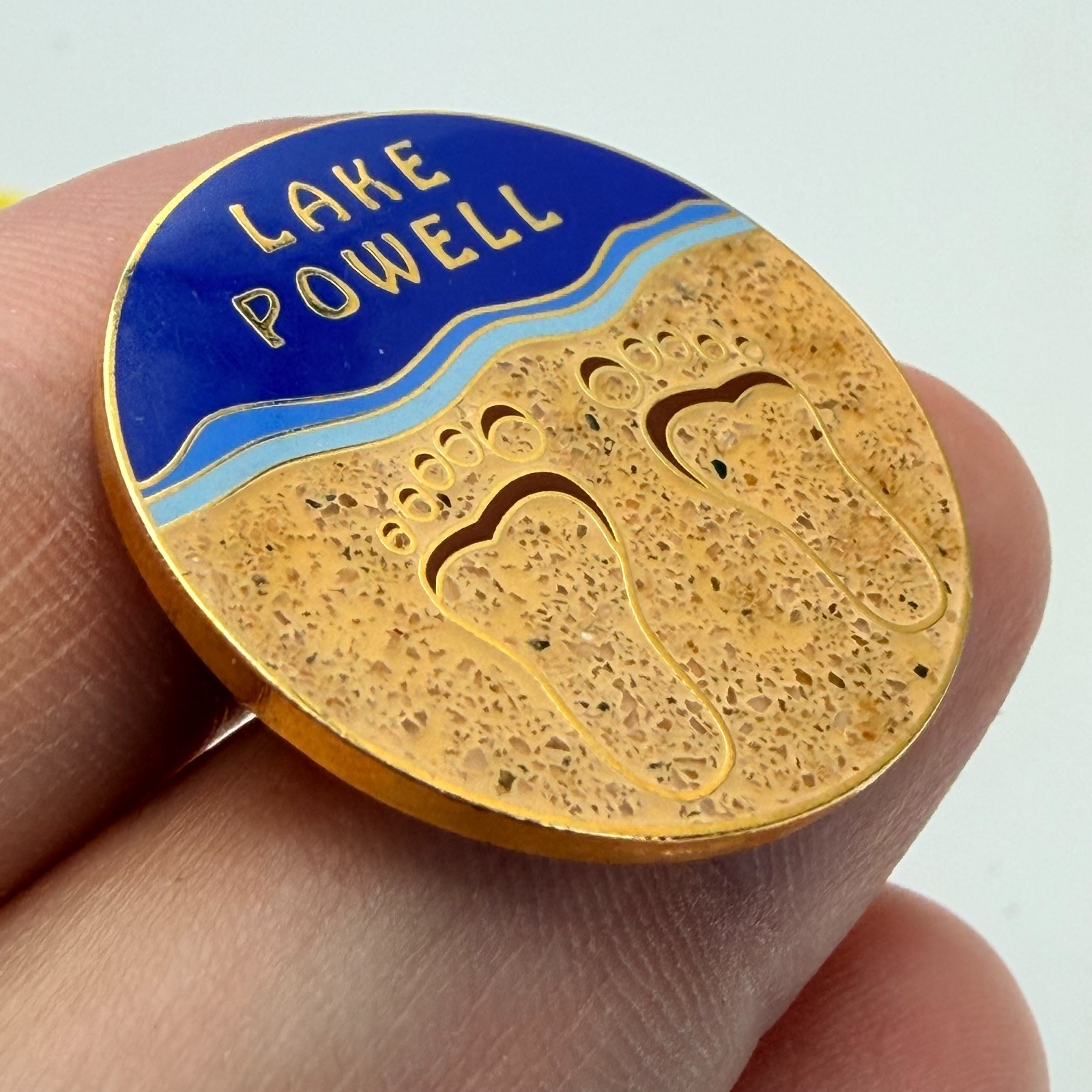 Lake Powell Footprints Enamel Lapel Pin Gold Tone Beach Sand Souvenir Feet
