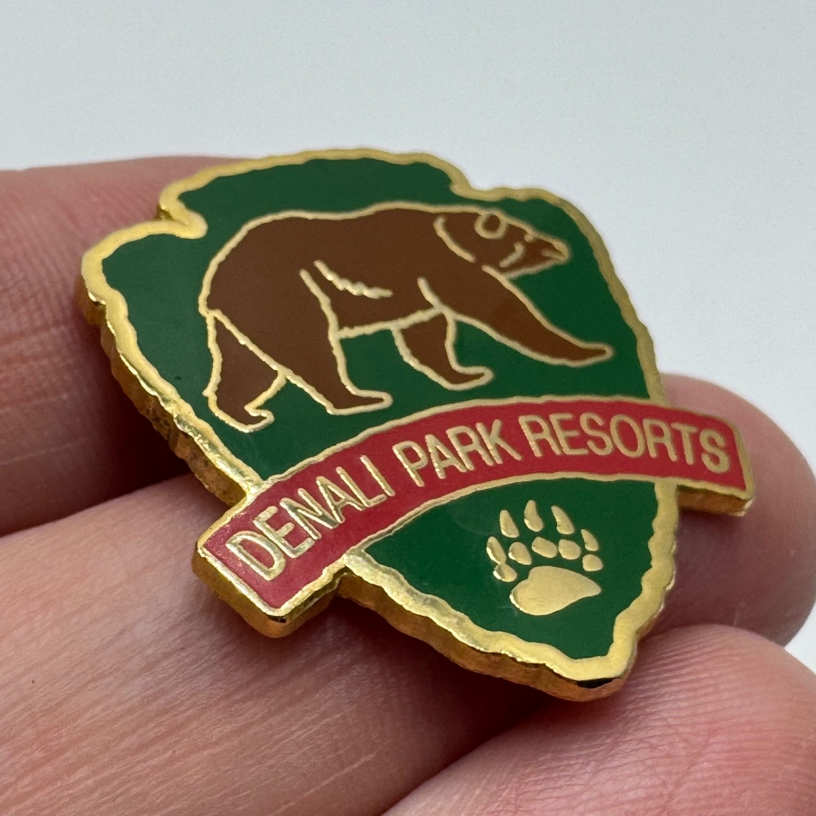 Vintage Denali Park Resorts Bear Paw Shield Lapel Pin Green Enamel Alaska NPS T