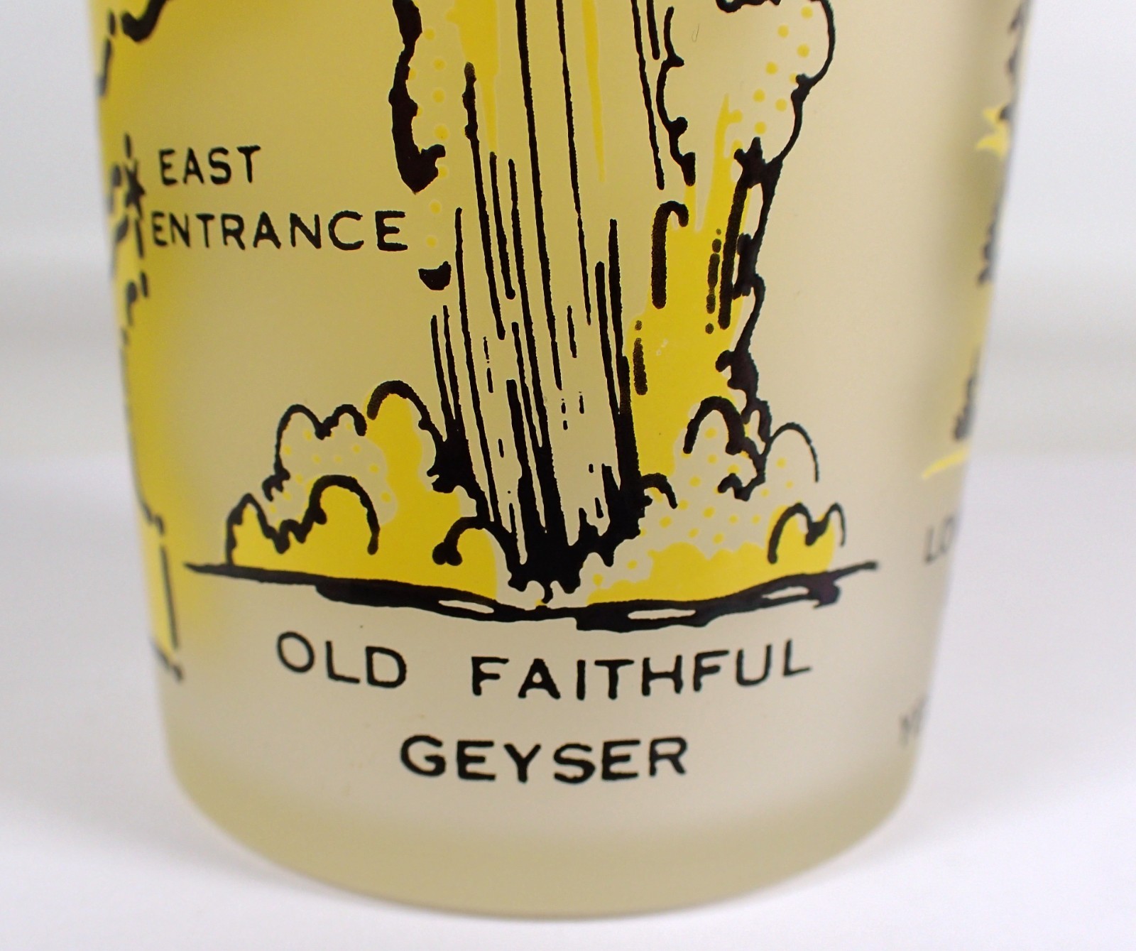 MINT Vtg Hazel Atlas Yellowstone National Park Map OLD FAITHFUL Frosted 5″ Glass