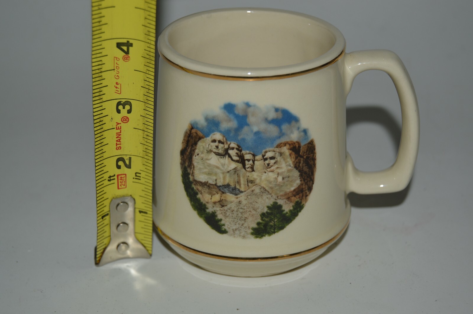 Vintage Mount Rushmore US Presidents MINTY 1960s Souvenir Coffee Mug Rare USA